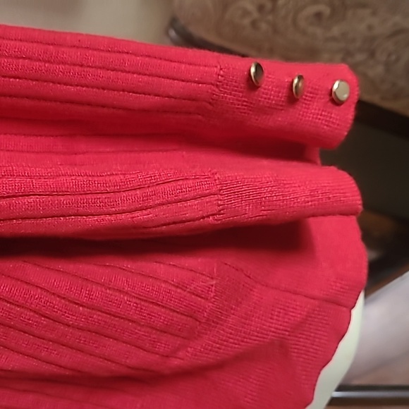 Tint and shadow red crop cardigan large size - Picture 3 of 4